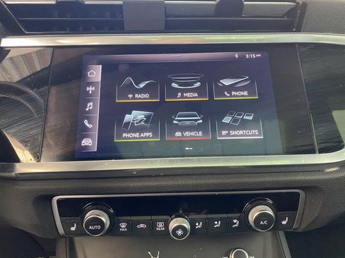 Used 2021 Audi Q3 2.0T Premium image 23