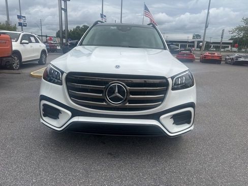 Used 2024 Mercedes-Benz GLS 450 4MATIC image 2