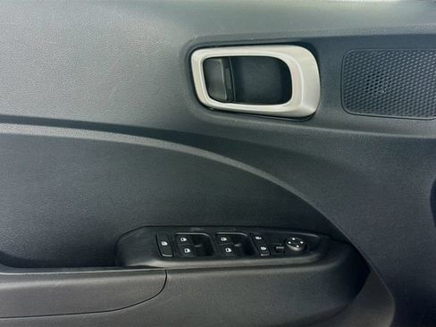 Used 2023 Hyundai Venue SEL w/ Cargo Package FWD image 14