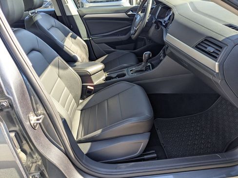 Used 2021 Volkswagen Jetta SE image 36