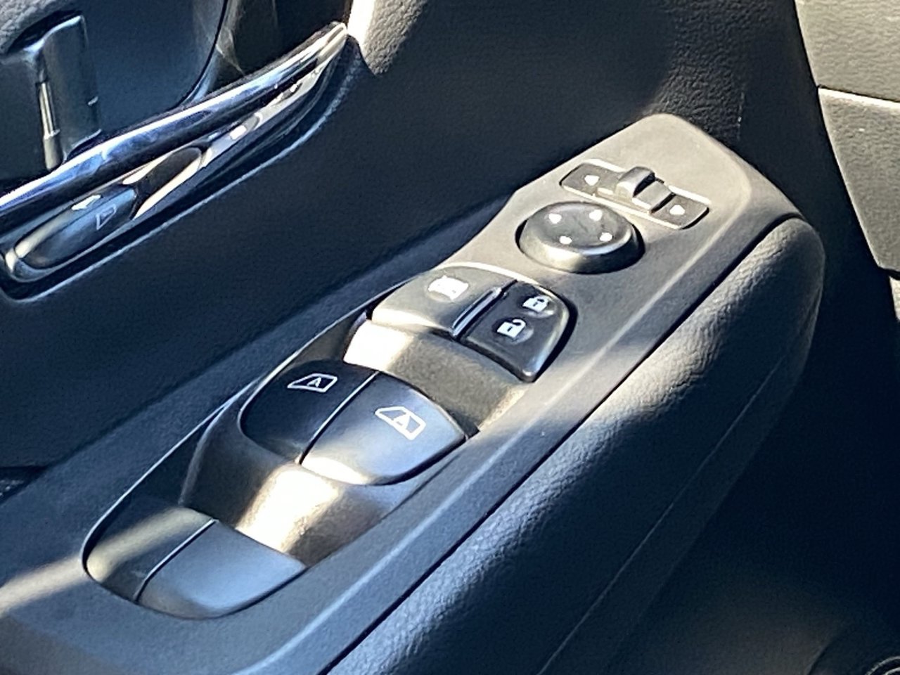 Certified 2023 Nissan Kicks SV FWD image 29