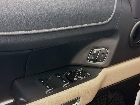 Used 2024 Ford Expedition Max XLT image 15