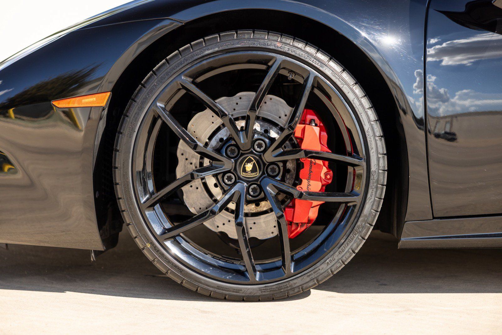 Used 2017 Lamborghini Huracan LP 580-2 RWD image 13