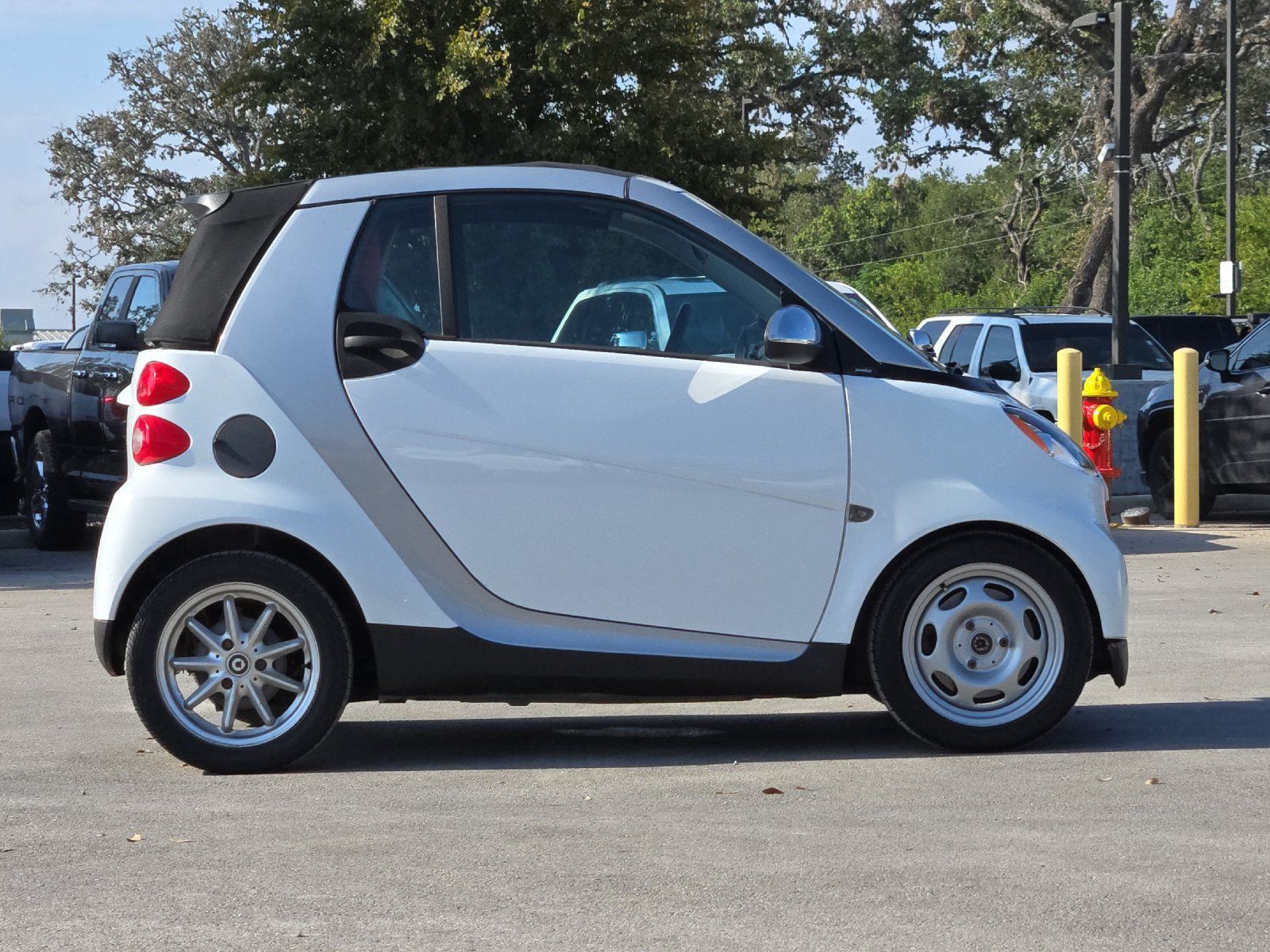 Used 2009 smart fortwo passion RWD image 6
