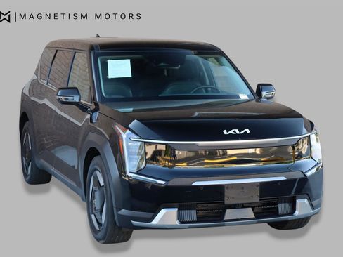 Used 2024 Kia EV9 Light Long Range image 6