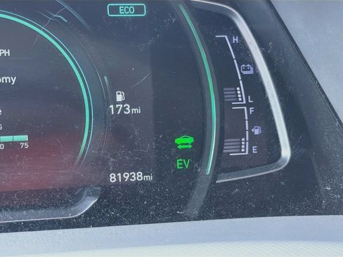 Used 2020 Hyundai Ioniq SE FWD image 13