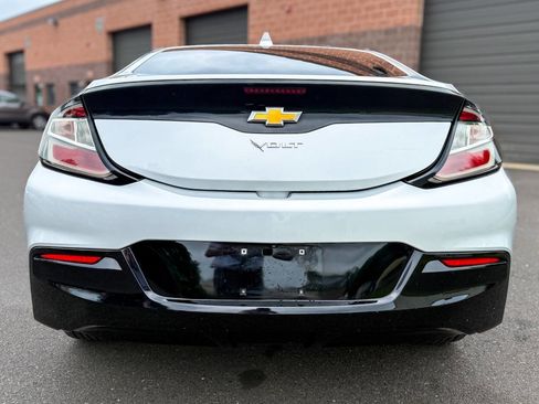 Used 2018 Chevrolet Volt LT FWD image 6