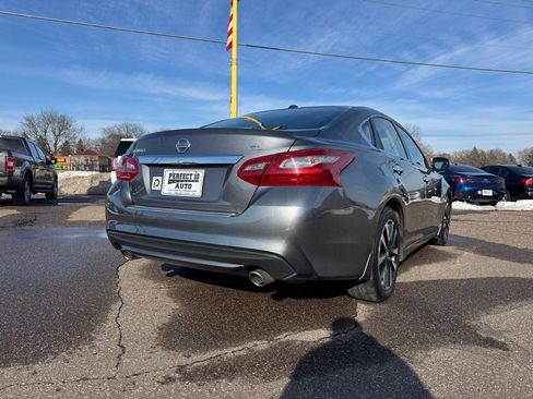 Used 2018 Nissan Altima 2.5 SL w/ 2.5 SL Technology Package image 5