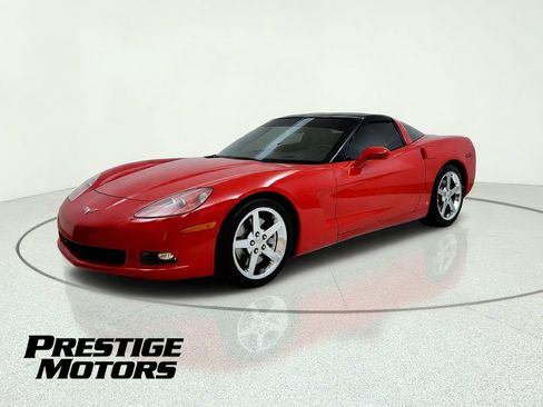 Used 2007 Chevrolet Corvette Coupe w/ Preferred Equipment Group RWD image 3