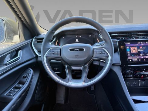 New 2025 Jeep Grand Cherokee L Laredo w/ Luxury Tech Group I image 12