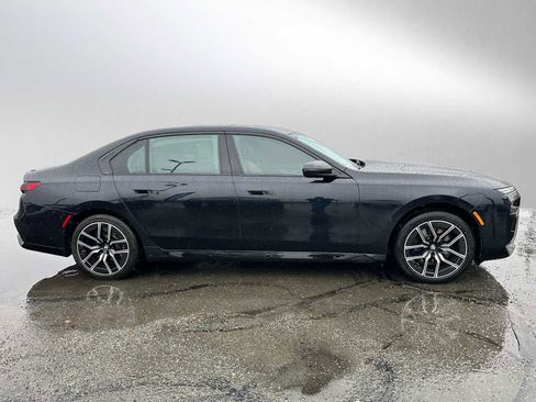 Used 2023 BMW 760i xDrive image 8
