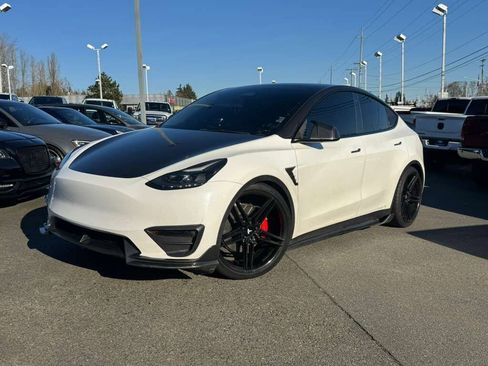 Used 2021 Tesla Model Y Performance image 6