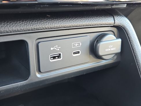 New 2025 Honda Pilot Touring image 13