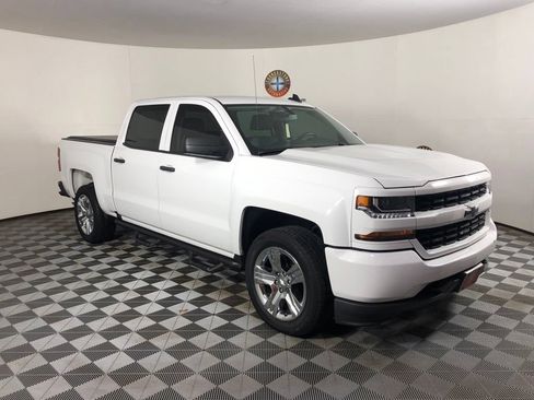 Used 2018 Chevrolet Silverado 1500 Custom w/ Custom Value Package AWD/4WD image 15