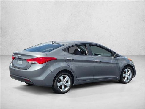 Used 2013 Hyundai Elantra GLS FWD image 4