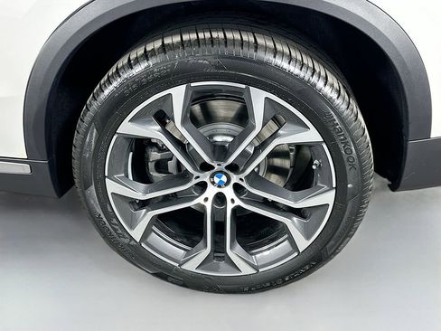 New 2026 BMW X5 xDrive50e w/ Premium Package image 23