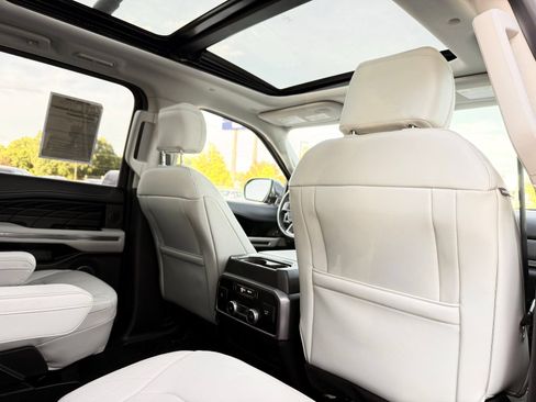 Used 2020 Ford Expedition Platinum RWD image 24