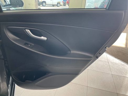 Used 2018 Hyundai Elantra GT image 23
