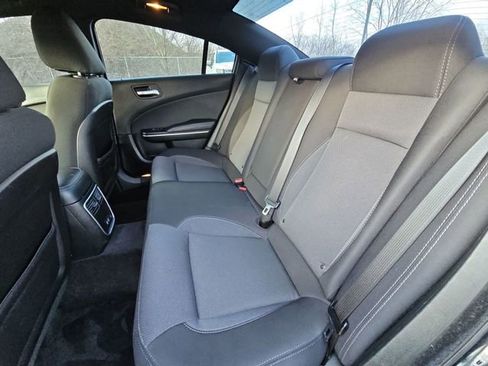 Used 2018 Dodge Charger SXT image 24