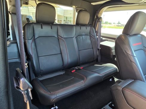Used 2024 Jeep Wrangler Rubicon image 13