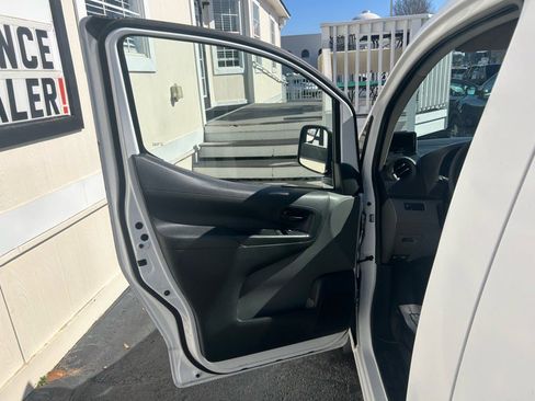 Used 2015 Nissan NV200 S w/ Cruise Control Package image 8