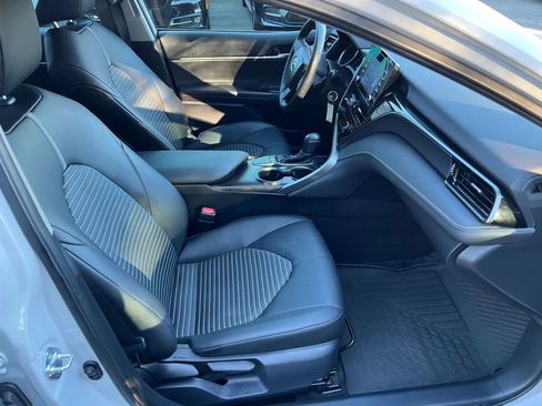 Used 2023 Toyota Camry SE image 8