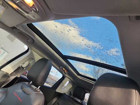 Used 2018 Jeep Compass Trailhawk w/ Leather Interior Group image 22