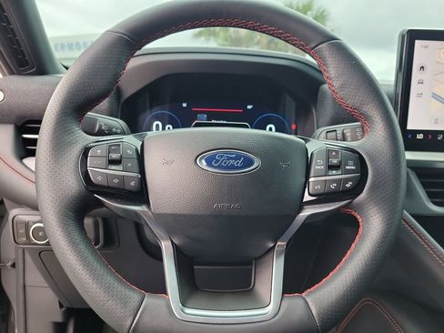Used 2025 Ford Explorer ST-Line w/ Premium Package image 17