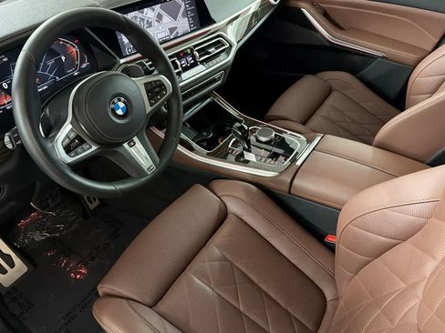 Used 2023 BMW X5 xDrive40i w/ M Sport Package AWD/4WD image 11