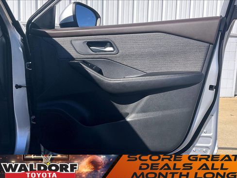 Used 2022 Nissan Rogue SV image 28