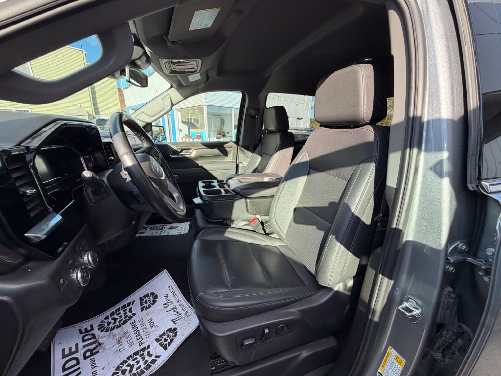 Used 2025 GMC Sierra 1500 SLT AWD/4WD image 9