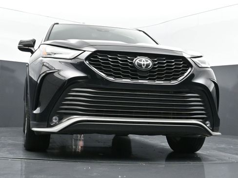 Used 2021 Toyota Highlander XSE image 43
