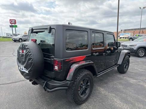 Used 2017 Jeep Wrangler Unlimited Sahara AWD/4WD image 3