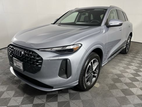 Used 2025 Audi Q5 Premium w/ 19" Wheel Package image 4