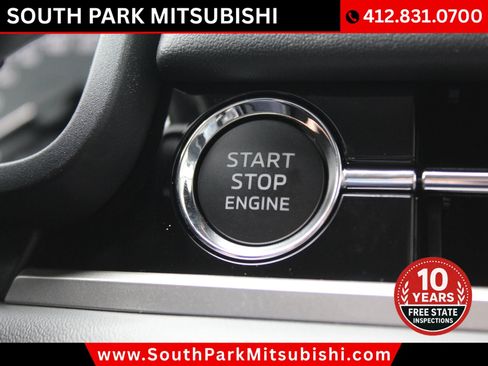 New 2025 Mitsubishi Outlander SE image 21