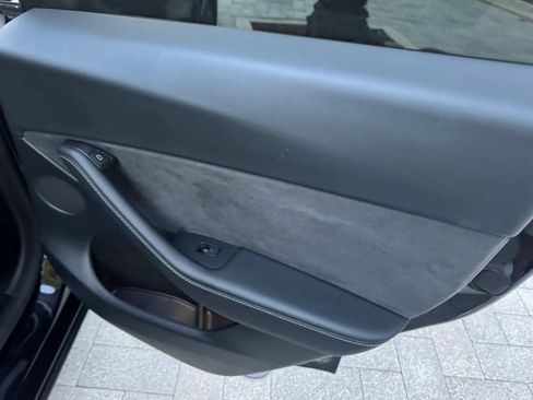 Used 2023 Tesla Model Y Performance AWD/4WD image 39