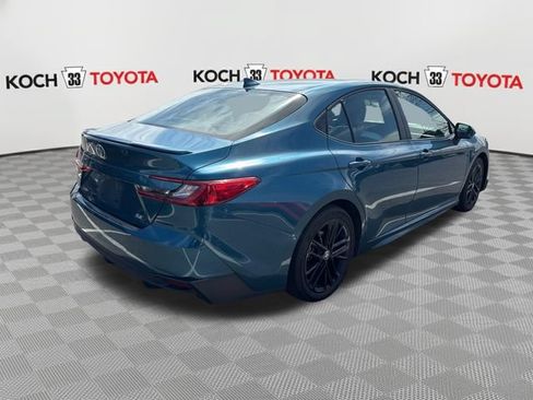 Used 2025 Toyota Camry SE FWD image 8