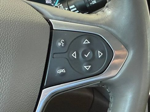 Used 2020 Chevrolet Traverse LT w/ LT Premium Package FWD image 17