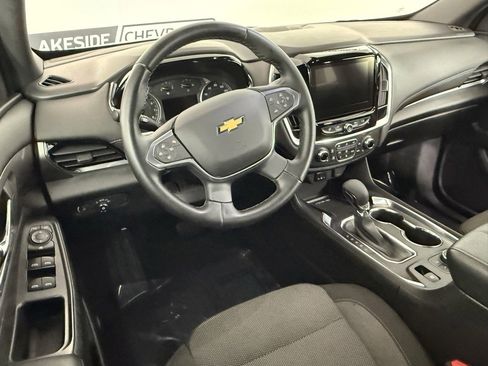 Used 2023 Chevrolet Traverse LT image 18