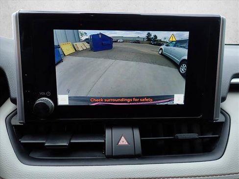 Used 2023 Toyota RAV4 XLE AWD/4WD image 17