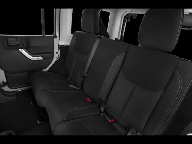 Used 2015 Jeep Wrangler Unlimited Rubicon w/ Connectivity Group AWD/4WD image 11