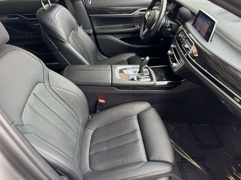Used 2021 BMW 740i w/ M Sport Package image 22