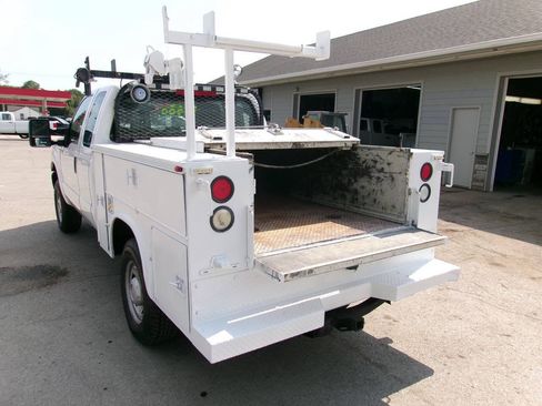 Used 2015 Ford F250 XL w/ Camper Package AWD/4WD image 8