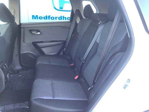 Used 2023 Nissan Rogue SV AWD/4WD image 13