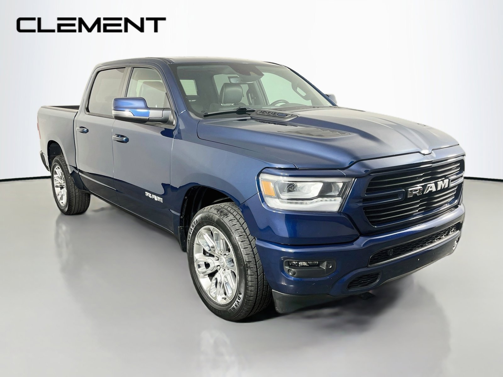 Used 2023 RAM 1500 Laramie AWD/4WD image 3