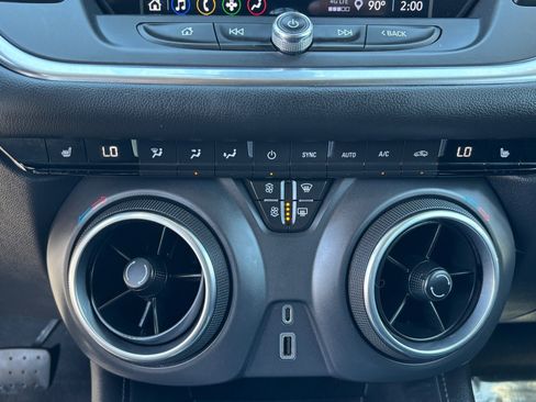 Used 2021 Chevrolet Blazer LT image 26