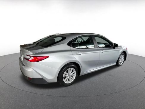 Used 2025 Toyota Camry LE image 13