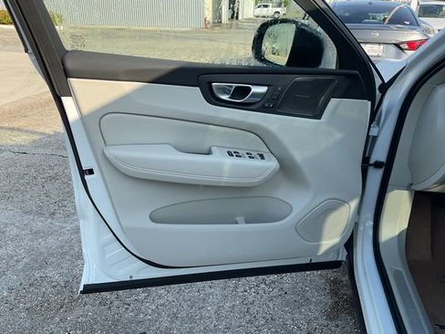 New 2026 Volvo XC60 B5 Ultra w/ Protection Package Premier AWD/4WD image 13