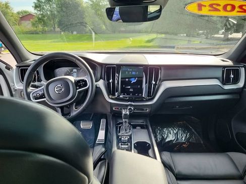 Used 2021 Volvo XC60 T5 R-Design w/ Protection Package Premier AWD/4WD image 19