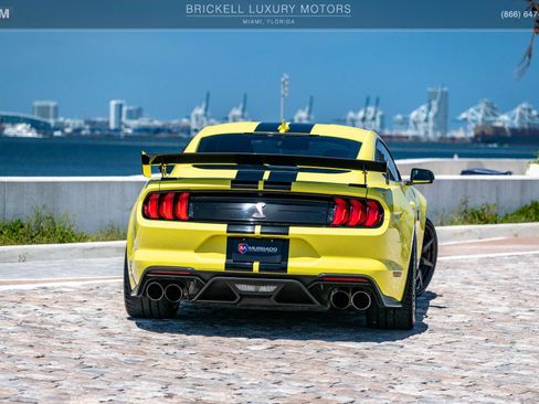Used 2021 Ford Mustang Shelby GT500 w/ Carbon Fiber Track Pack RWD image 3